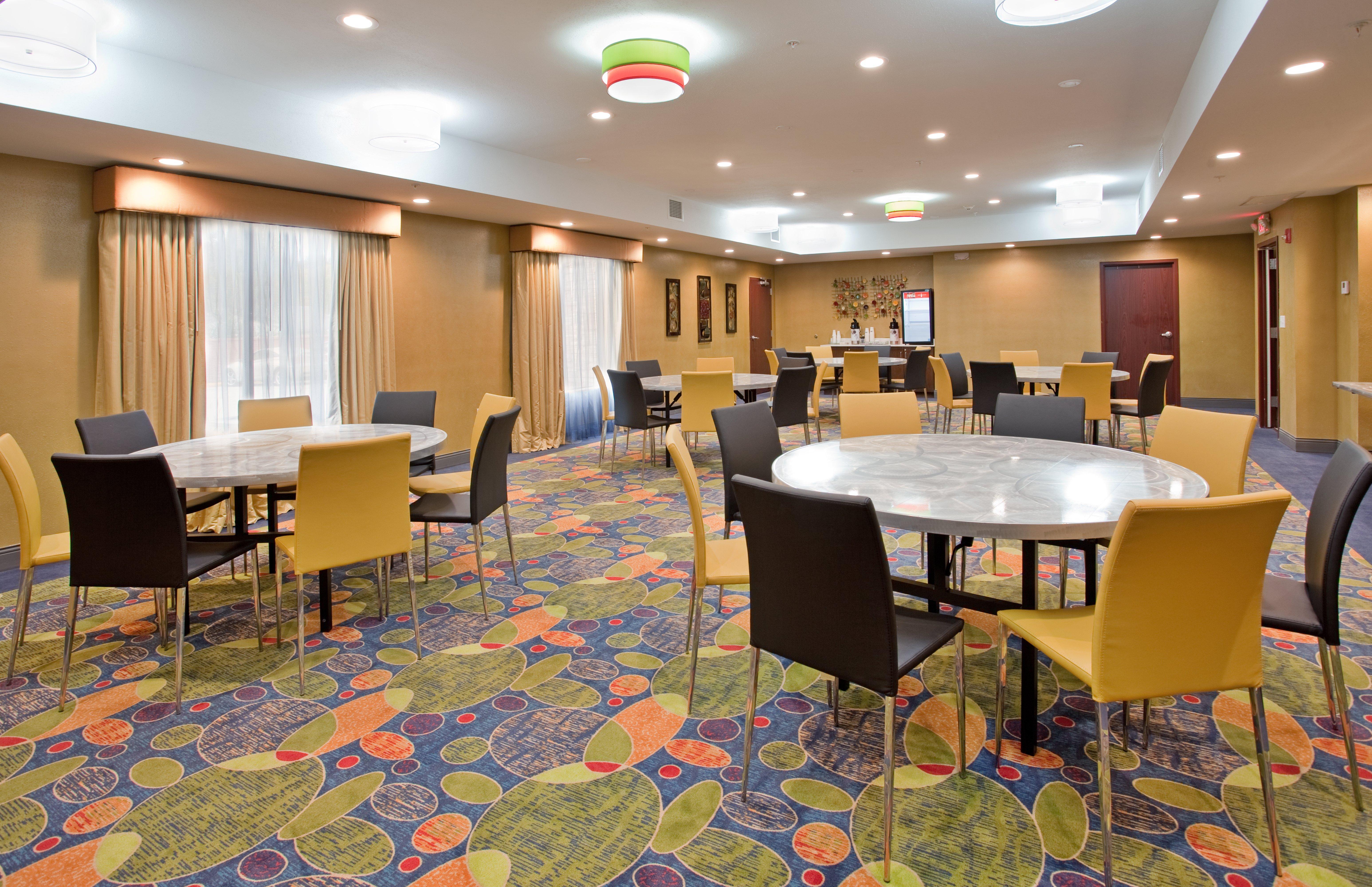 Holiday Inn Express & Suites St Louis Airport By Ihg Woodson Terrace Exteriör bild