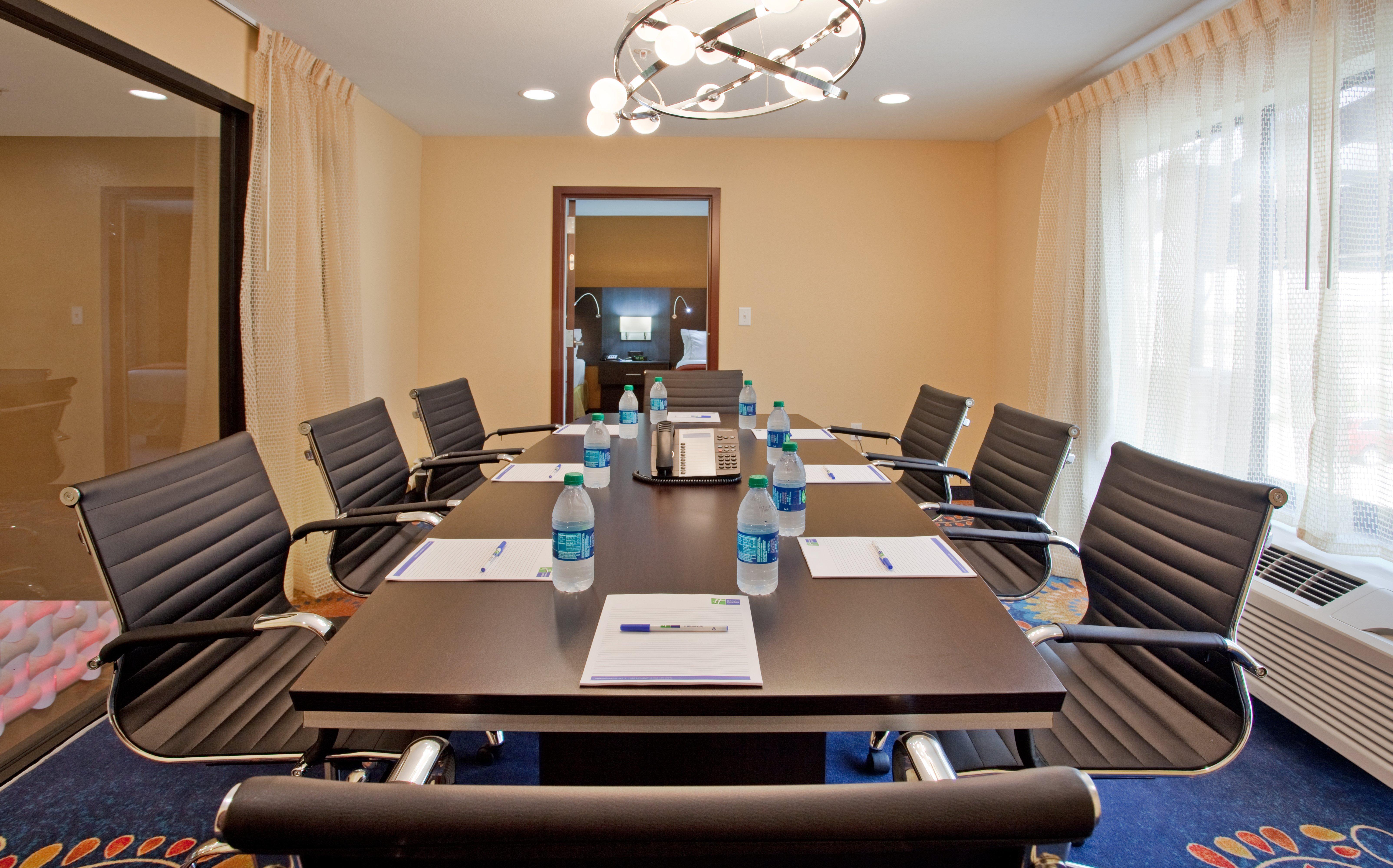 Holiday Inn Express & Suites St Louis Airport By Ihg Woodson Terrace Exteriör bild