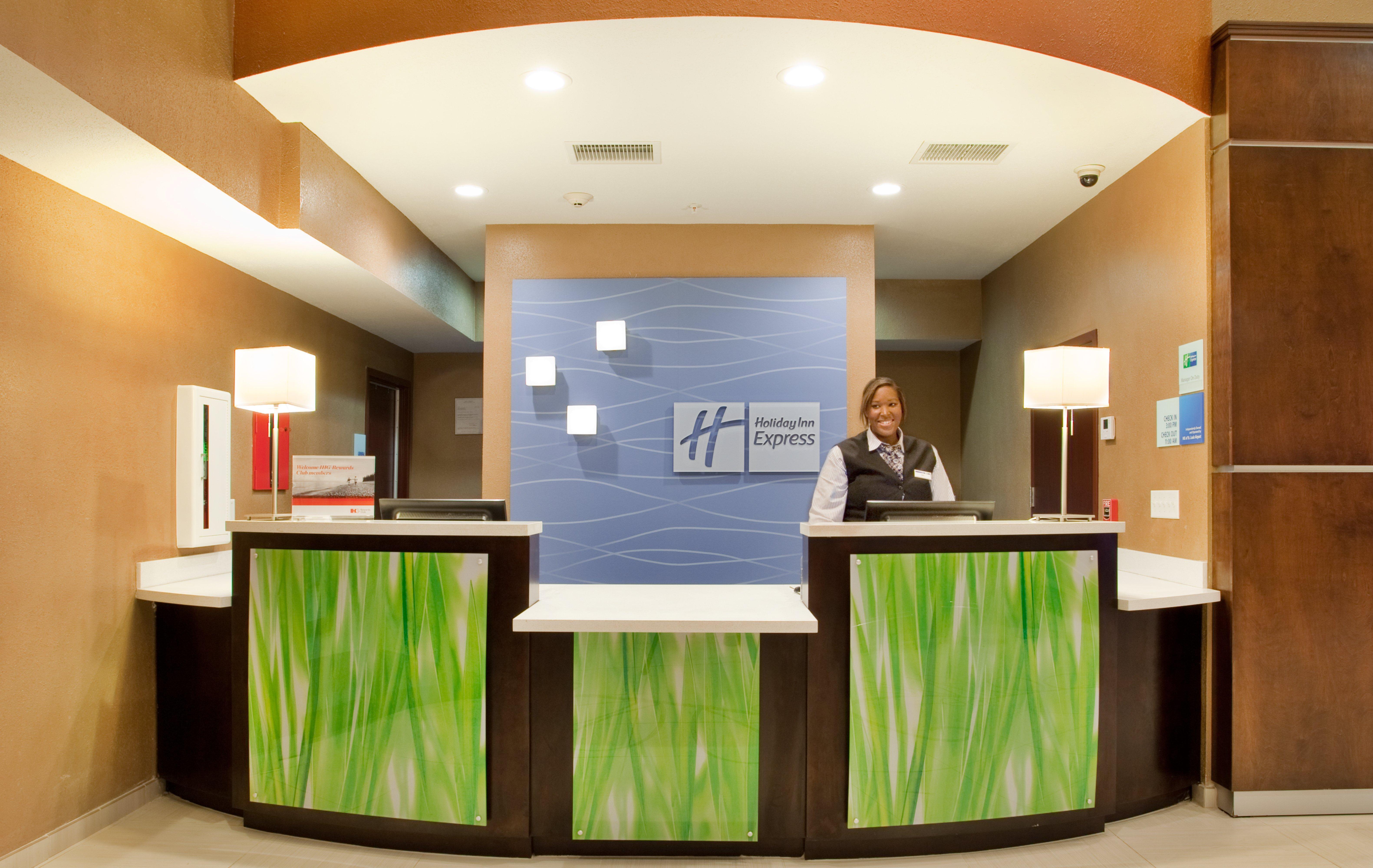 Holiday Inn Express & Suites St Louis Airport By Ihg Woodson Terrace Exteriör bild