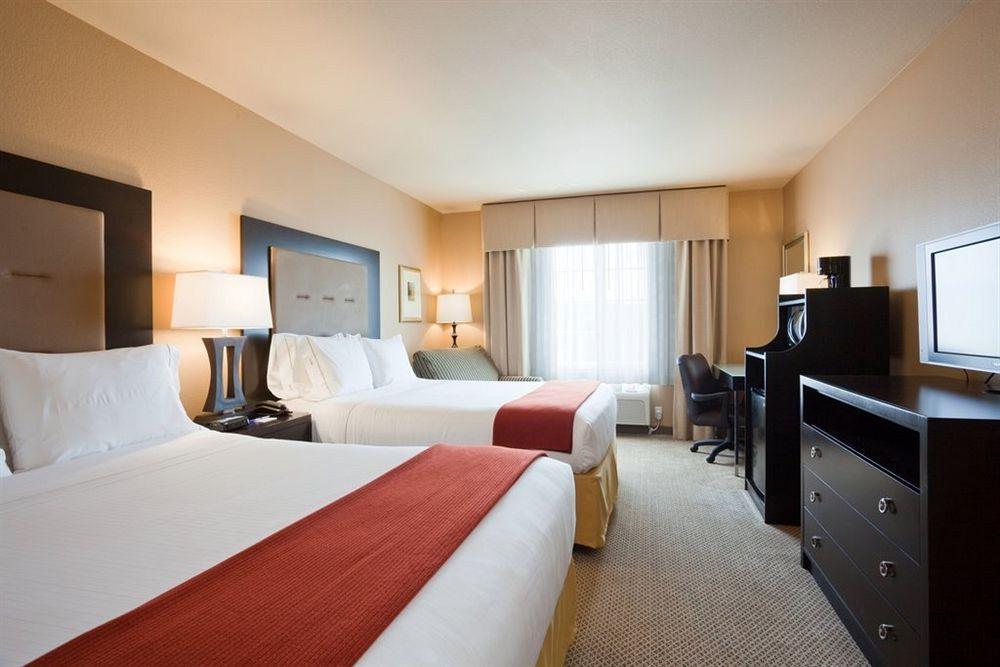 Holiday Inn Express & Suites St Louis Airport By Ihg Woodson Terrace Exteriör bild